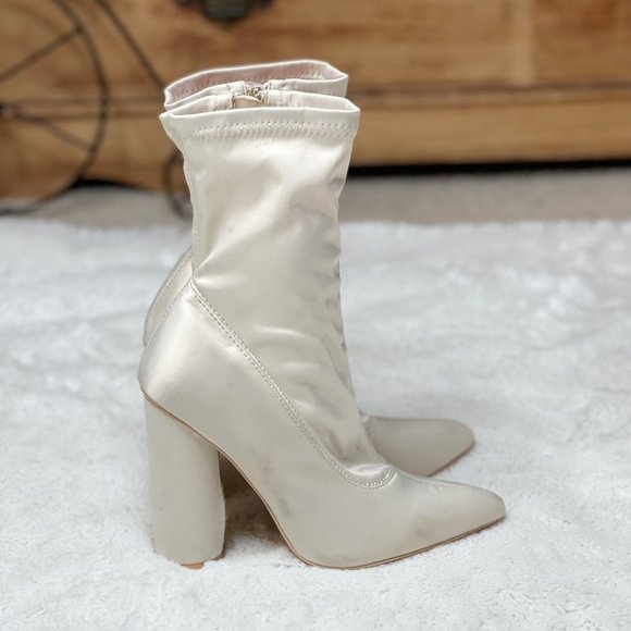 Sergio Todzi Shoes - Sergio Todzi Satin Fitted Ivory Pointed Toe Ankle Zipper Boots Size 36